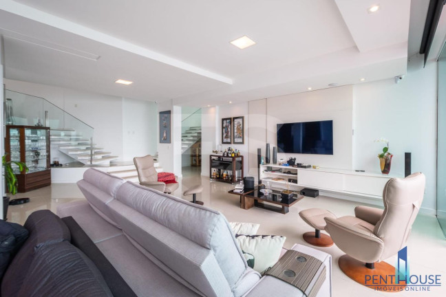 Imagem Casa com 5 Quartos à Venda, 850 m² em Praia Do Estaleirinho - Balneário Camboriú Imagem Casa com 5 Quartos à Venda, 850 m² em Praia Do Estaleirinho - Balneário Camboriú
