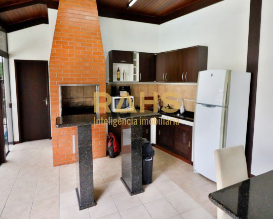 Imagem Casa com 6 Quartos à Venda, 400 m² em Costa E Silva - Joinville Imagem Casa com 6 Quartos à Venda, 400 m² em Costa E Silva - Joinville