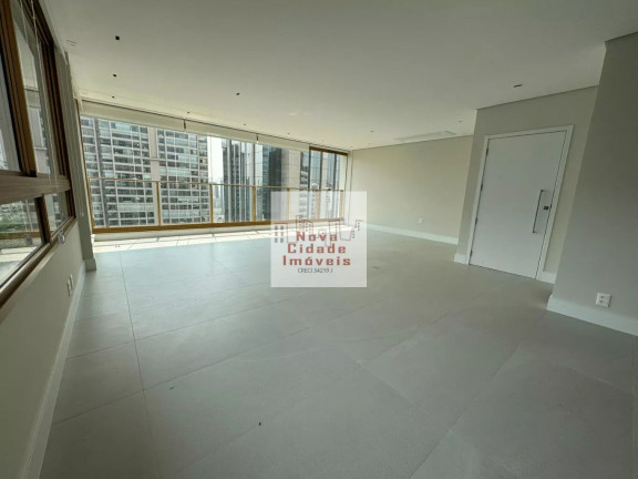 Apartamento com 3 Quartos para Alugar, 147 m² em Itaim Bibi - São Paulo