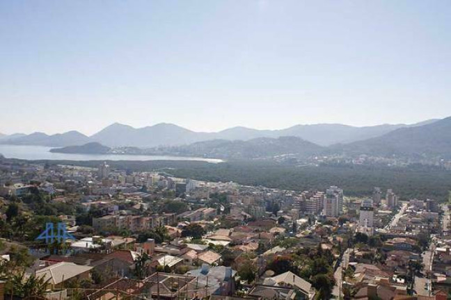 Imagem Terreno à Venda, 720 m² em Trindade - Florianópolis Imagem Terreno à Venda, 720 m² em Trindade - Florianópolis