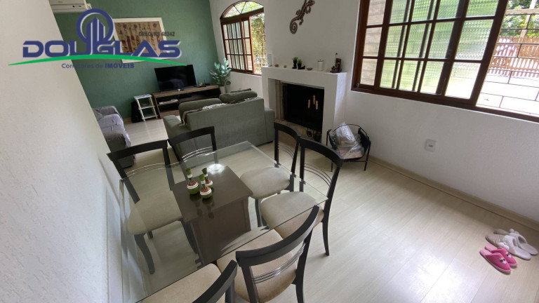 Imagem Casa com 3 Quartos à Venda, 1.200 m² em Viamão