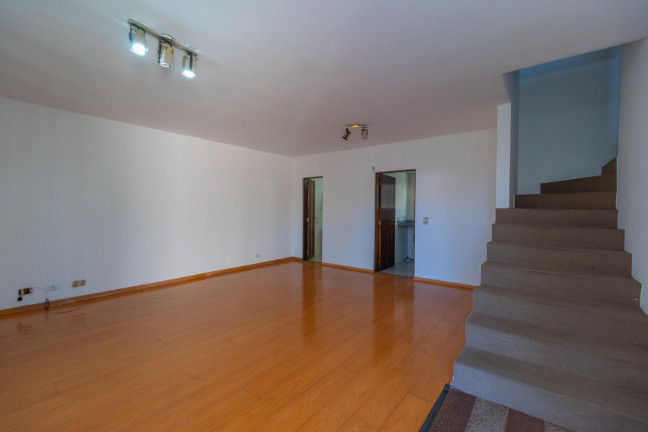 Imagem Casa com 3 Quartos à Venda, 280 m² em Seminário - Curitiba Imagem Casa com 3 Quartos à Venda, 280 m² em Seminário - Curitiba