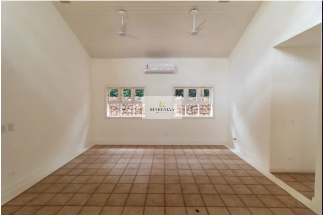 Imagem Casa com 4 Quartos à Venda, 300 m² em Maresias - São Sebastião Imagem Casa com 4 Quartos à Venda, 300 m² em Maresias - São Sebastião
