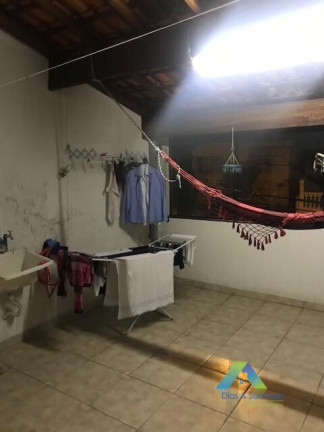 Imagem Sobrado com 4 Quartos à Venda, 225 m² em Jardim Cristiane - Santo André Imagem Sobrado com 4 Quartos à Venda, 225 m² em Jardim Cristiane - Santo André