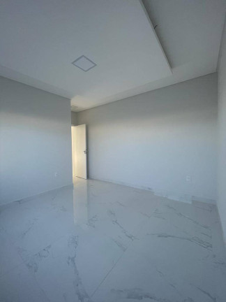Imagem Casa com 3 Quartos à Venda, em Tijucas Imagem Casa com 3 Quartos à Venda, em Tijucas