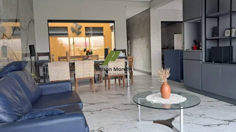 Imagem Casa com 3 Quartos à Venda, 170 m²