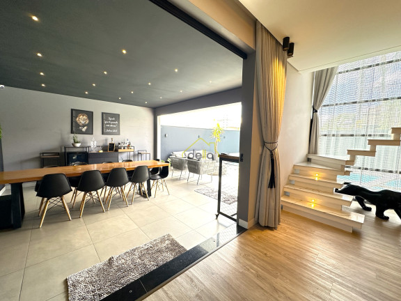 Imagem Casa com 3 Quartos à Venda, 155 m² em Iririú - Joinville