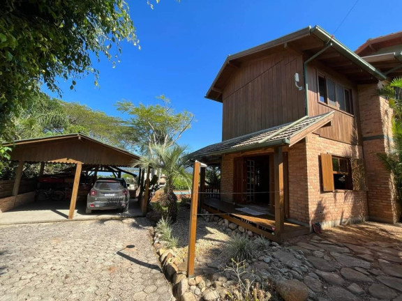 Imagem Casa com 3 Quartos à Venda, 200 m² em Ibiraquera - Imbituba Imagem Casa com 3 Quartos à Venda, 200 m² em Ibiraquera - Imbituba