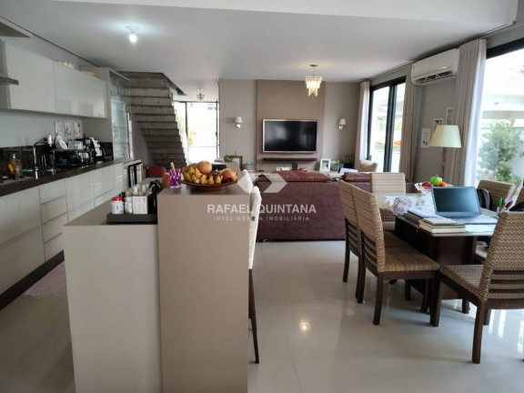 Imagem Casa com 3 Quartos à Venda, 225 m² em Cachoeira Do Bom Jesus - Florianópolis