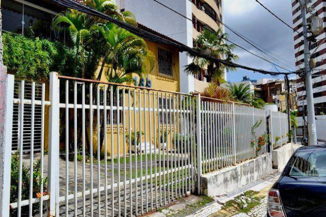 Casa à Venda ou Locação, 500 m² em Pituba - Salvador