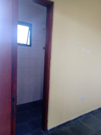 Imagem Casa com 2 Quartos para Alugar, 205 m² em Taboão - Diadema