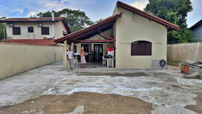 Imagem Casa com 3 Quartos à Venda, 180 m² em São Lourenço - Bertioga Imagem Casa com 3 Quartos à Venda, 180 m² em São Lourenço - Bertioga