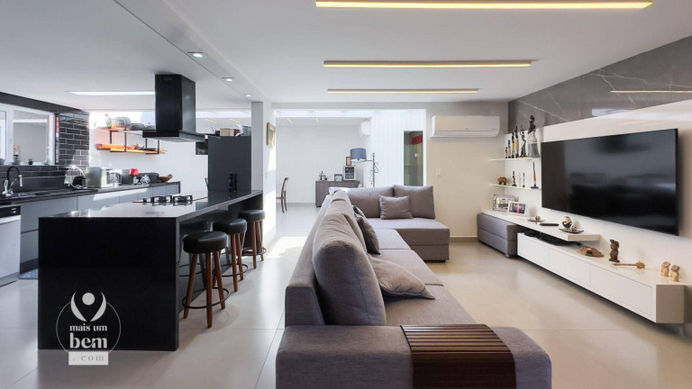 Casa com 3 Quartos à Venda, 244 m² em Seminário - Curitiba