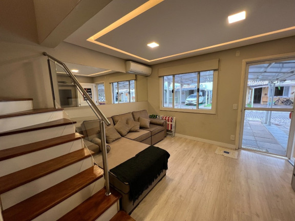 Imagem Casa com 2 Quartos à Venda, 100 m² em Rio Branco - Canoas Imagem Casa com 2 Quartos à Venda, 100 m² em Rio Branco - Canoas