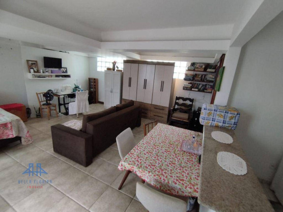 Imagem Casa com 3 Quartos à Venda, 280 m² em Trindade - Florianópolis Imagem Casa com 3 Quartos à Venda, 280 m² em Trindade - Florianópolis