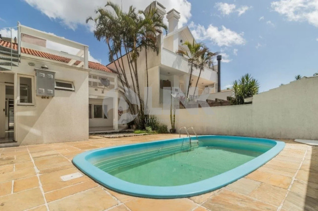 Casa com 4 Quartos à Venda, 250 m² em Menino Deus - Porto Alegre