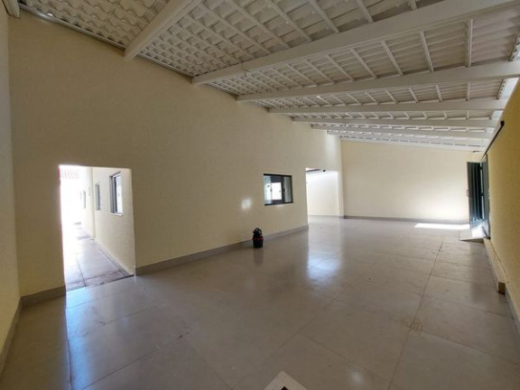 Imóvel com 
            	4             Quartos à Venda, 200 m² em 
            	Vera Cruz             - 
            	Goiania            