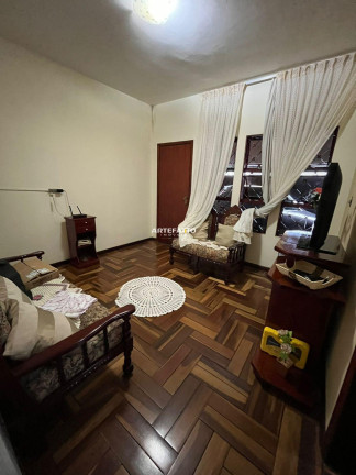 Imagem Casa com 3 Quartos à Venda, 155 m² Imagem Casa com 3 Quartos à Venda, 155 m²
