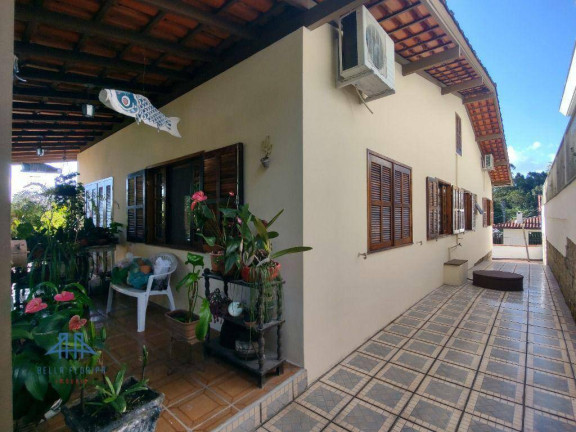 Imagem Casa com 4 Quartos à Venda, 186 m² em Sambaqui - Florianópolis Imagem Casa com 4 Quartos à Venda, 186 m² em Sambaqui - Florianópolis