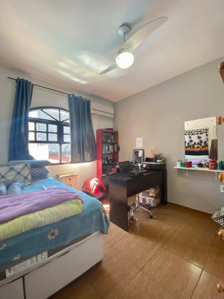 Imagem Casa com 4 Quartos à Venda, 200 m² em Barreiros - São José