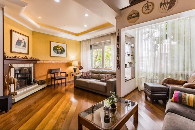 Imagem Casa com 3 Quartos à Venda, 212 m² em Jardim Sabará - Porto Alegre Imagem Casa com 3 Quartos à Venda, 212 m² em Jardim Sabará - Porto Alegre