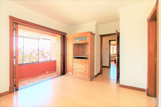 Imagem Casa com 4 Quartos à Venda, 334 m² em Ipanema - Porto Alegre Imagem Casa com 4 Quartos à Venda, 334 m² em Ipanema - Porto Alegre