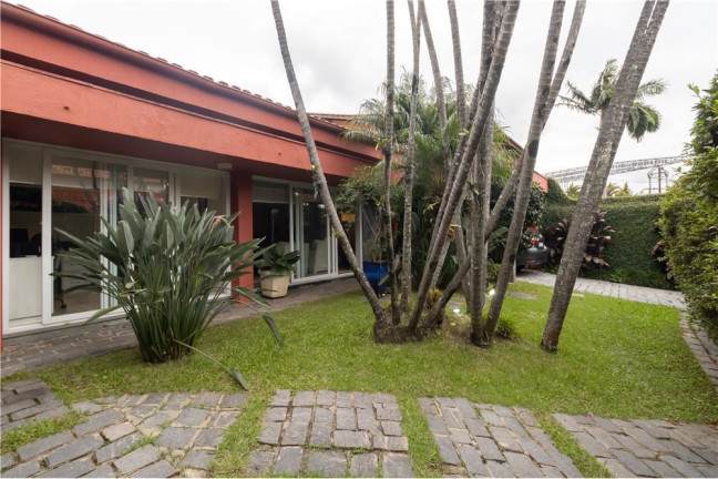 Casa com 3 Quartos à Venda,  em Morumbi - São Paulo