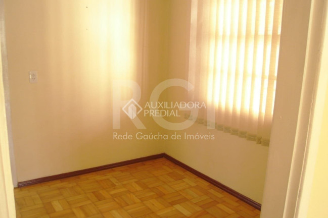 Imagem Casa com 2 Quartos à Venda, 326 m² em Vila Jardim - Porto Alegre Imagem Casa com 2 Quartos à Venda, 326 m² em Vila Jardim - Porto Alegre