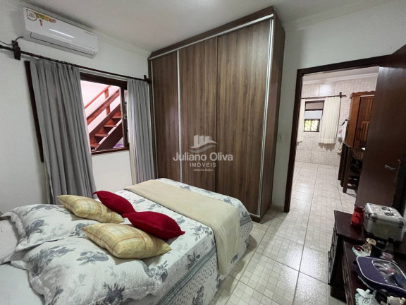 Imagem Sobrado com 5 Quartos à Venda, 258 m² em Barra Do Sai - Itapoá