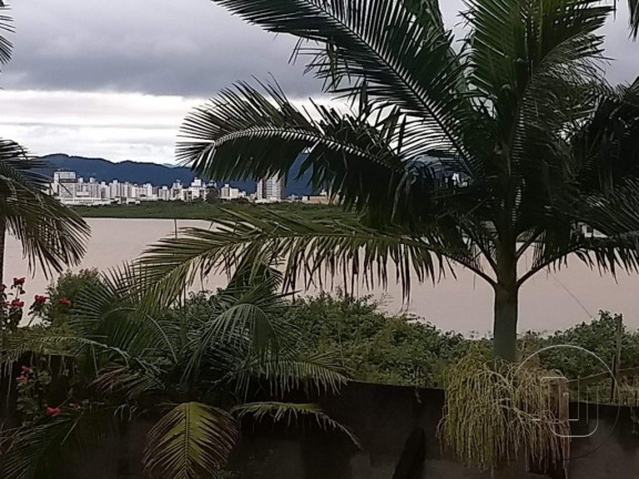 Imagem Casa com 4 Quartos à Venda, 300 m² em Ponta De Baixo - São José