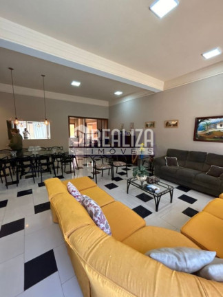 Imagem Casa com 3 Quartos à Venda, 168 m² em Boa Vista - Uberaba Imagem Casa com 3 Quartos à Venda, 168 m² em Boa Vista - Uberaba