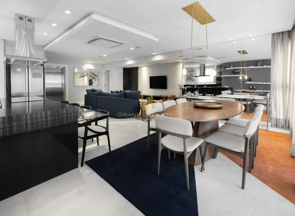 Imagem Apartamento com 3 Quartos à Venda, 167 m² em Centro - Balneário Camboriú Imagem Apartamento com 3 Quartos à Venda, 167 m² em Centro - Balneário Camboriú