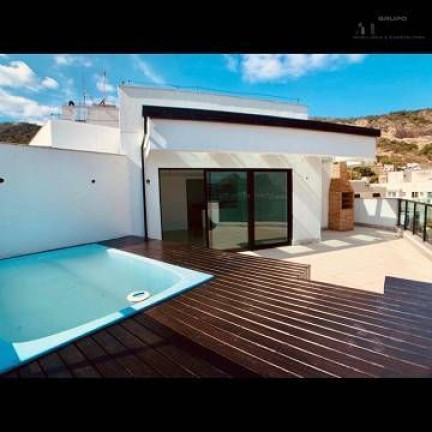 Apartamento com 4 Quartos à Venda, 239 m² em Charitas - Niterói