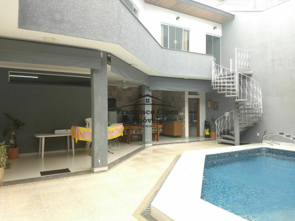 Sobrado com 4 Quartos à Venda, 300 m² em Jardim Bela Vista - Guaratinguetá