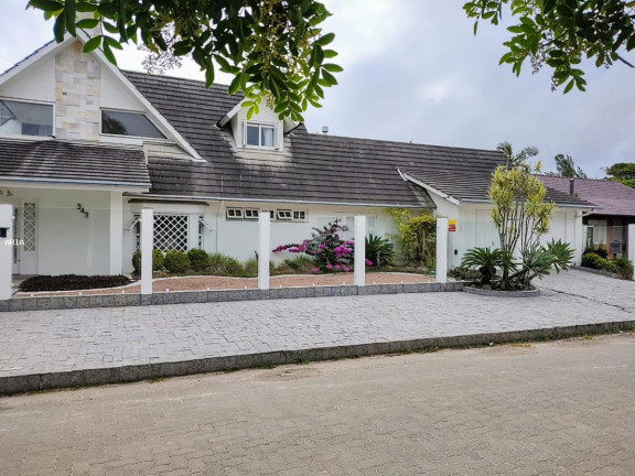 Imagem Casa com 6 Quartos à Venda, 500 m² em Centro - Imbé