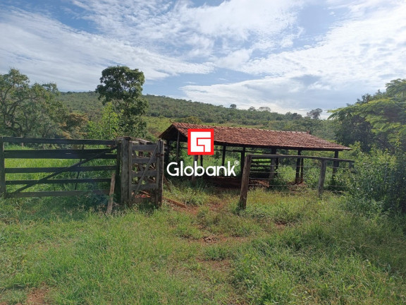 Imagem Imóvel com 3 Quartos à Venda, em Extrema - Montes Claros Imagem Imóvel com 3 Quartos à Venda, em Extrema - Montes Claros