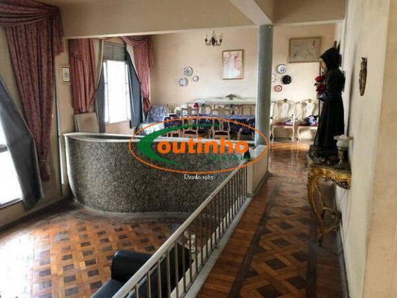 Imagem Casa com 6 Quartos à Venda, 367 m² em Tijuca - Rio De Janeiro Imagem Casa com 6 Quartos à Venda, 367 m² em Tijuca - Rio De Janeiro