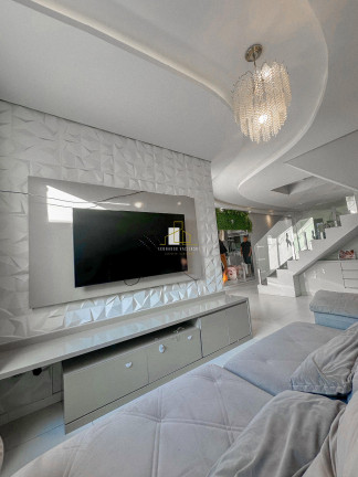 Imagem Casa com 3 Quartos à Venda, 150 m² em Colina De Laranjeiras - Serra