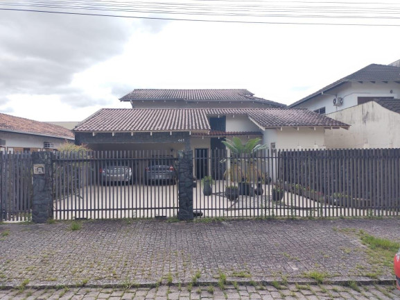 Casa com 5 Quartos à Venda, 400 m² em Saguaçu - Joinville