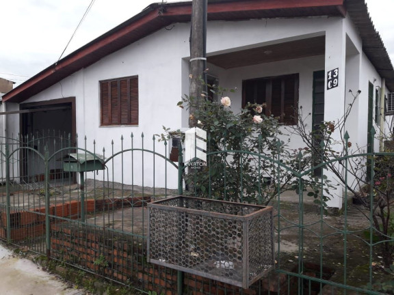 Casa com 2 Quartos à Venda,  em Tancredo Neves - Santa Maria