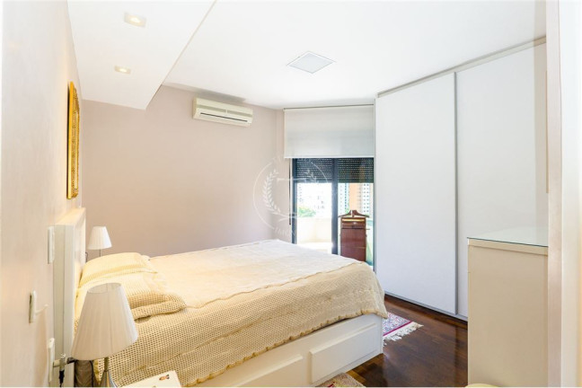 Imagem Apartamento com 3 Quartos à Venda, 200 m² em Campo Belo - São Paulo