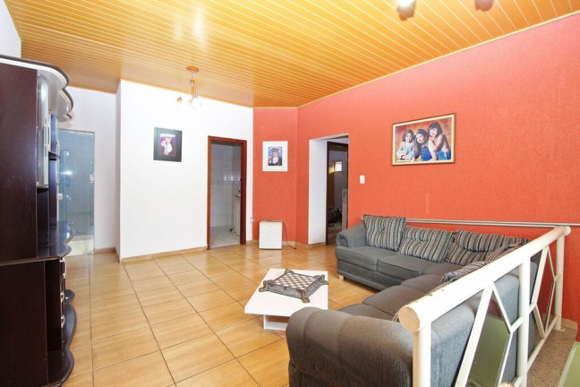 Imagem Casa com 5 Quartos à Venda,  em Sarandi - Porto Alegre