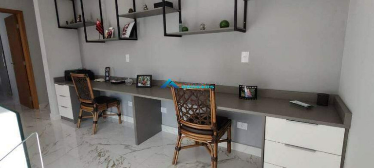 Imagem Casa com 4 Quartos à Venda, 376 m² em Bairro Caxambu - Jundiaí Imagem Casa com 4 Quartos à Venda, 376 m² em Bairro Caxambu - Jundiaí