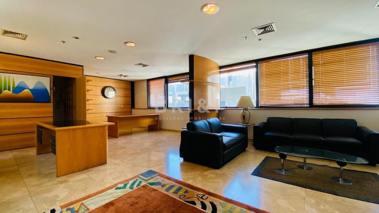 Imóvel Comercial à Venda, 180 m² em Cerqueira César - São Paulo