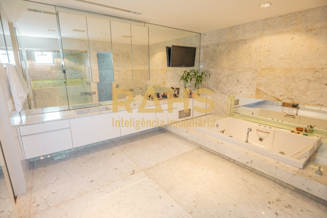 Imagem Cobertura com 4 Quartos à Venda, 500 m² em Atiradores - Joinville