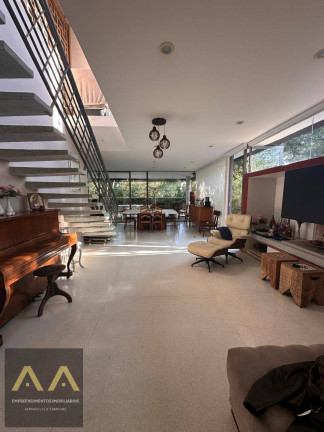 Casa com 4 Quartos para Alugar, 380 m² em Alphaville - Santana De Parnaíba