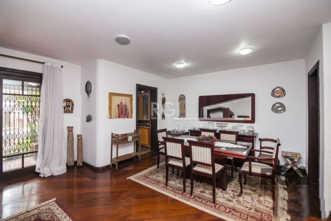 Imagem Casa com 3 Quartos para Alugar, 253 m² em Rio Branco - Porto Alegre Imagem Casa com 3 Quartos para Alugar, 253 m² em Rio Branco - Porto Alegre