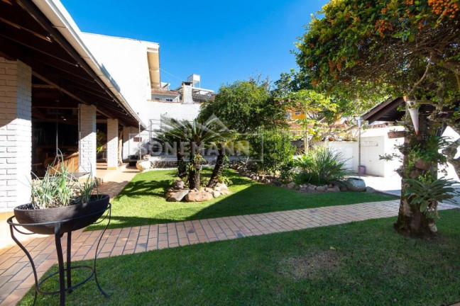 Imagem Casa com 6 Quartos à Venda, 805 m² em Centro - Bombinhas