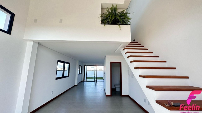 Imagem Casa com 3 Quartos à Venda, 163 m² em Campeche - Florianópolis Imagem Casa com 3 Quartos à Venda, 163 m² em Campeche - Florianópolis