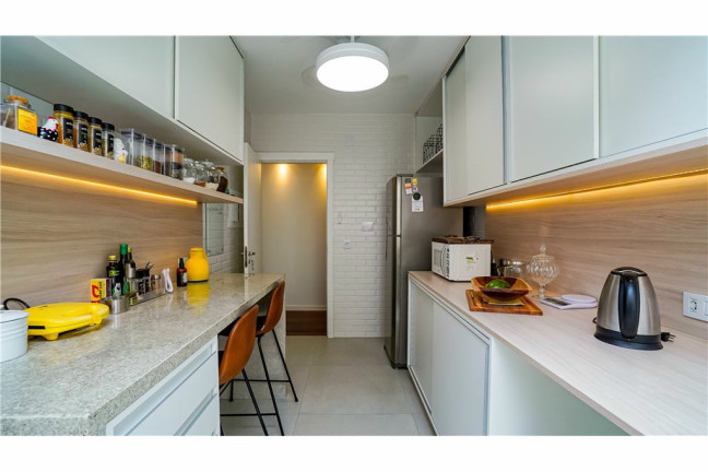 Imagem Apartamento com 3 Quartos à Venda, 103 m² em Petrópolis - Porto Alegre Imagem Apartamento com 3 Quartos à Venda, 103 m² em Petrópolis - Porto Alegre